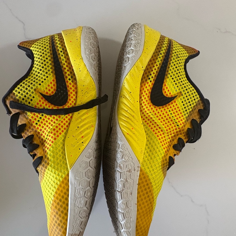 Nike Hyperlive - Picture 6 of 8